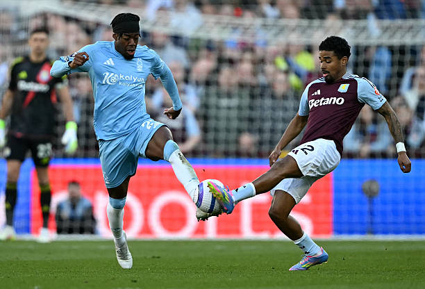 正如他在采 正如他在采